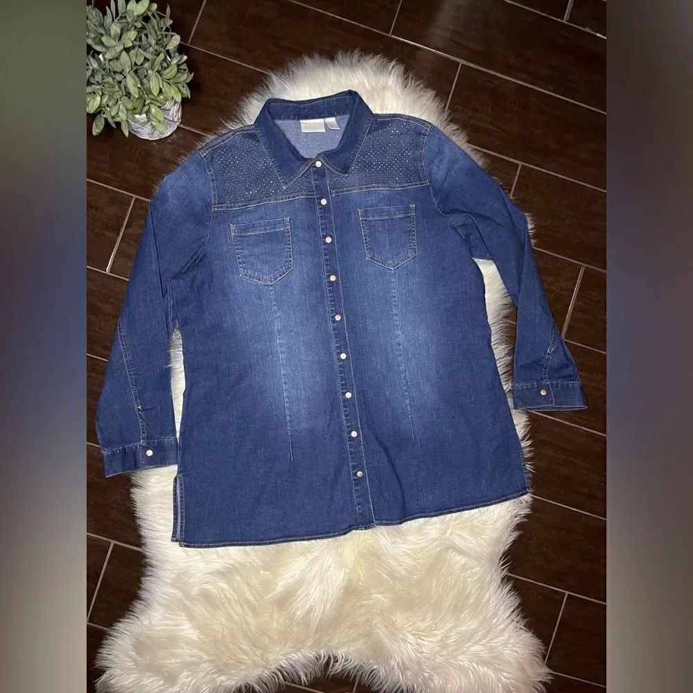 Chico’s studded shoulder snap button chambray shirt sz 3 (XL)